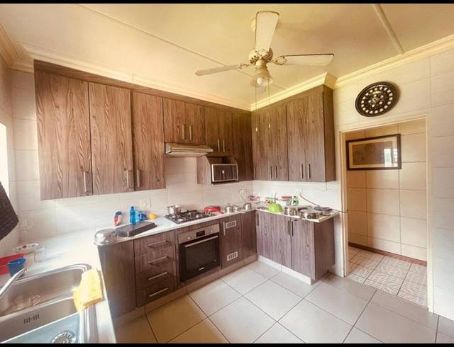 3 BEDROOM HOUSE FOR SALE IN ELSBURG